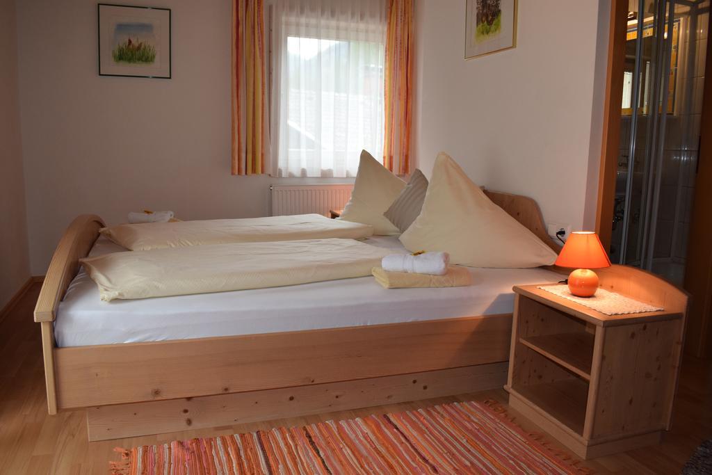Landhaus Alpenrose - Feriendomizile Pichler Heiligenblut Bagian luar foto